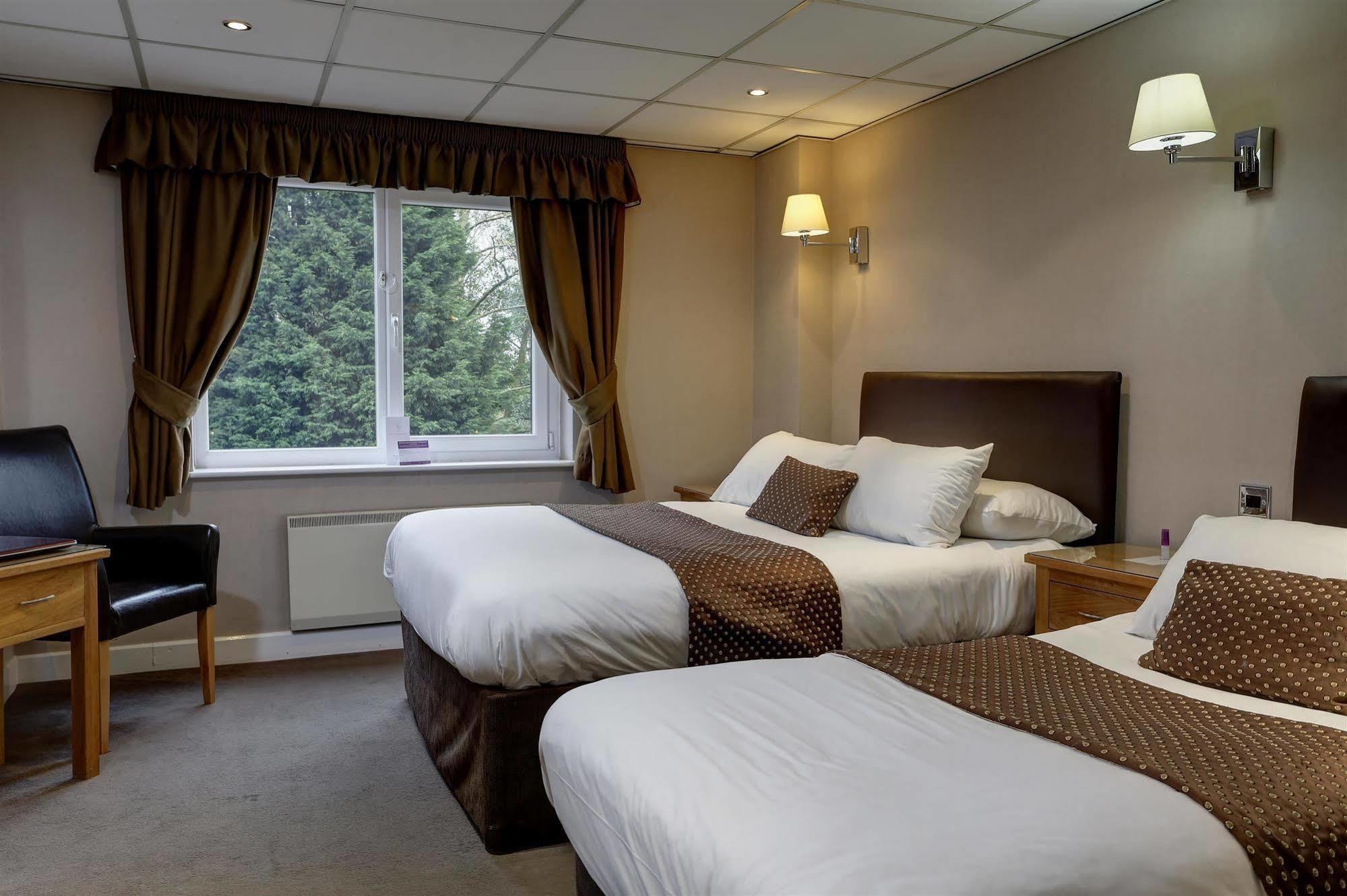 Best Western Chorley West Park Hall Hotel Charnock Richard Buitenkant foto